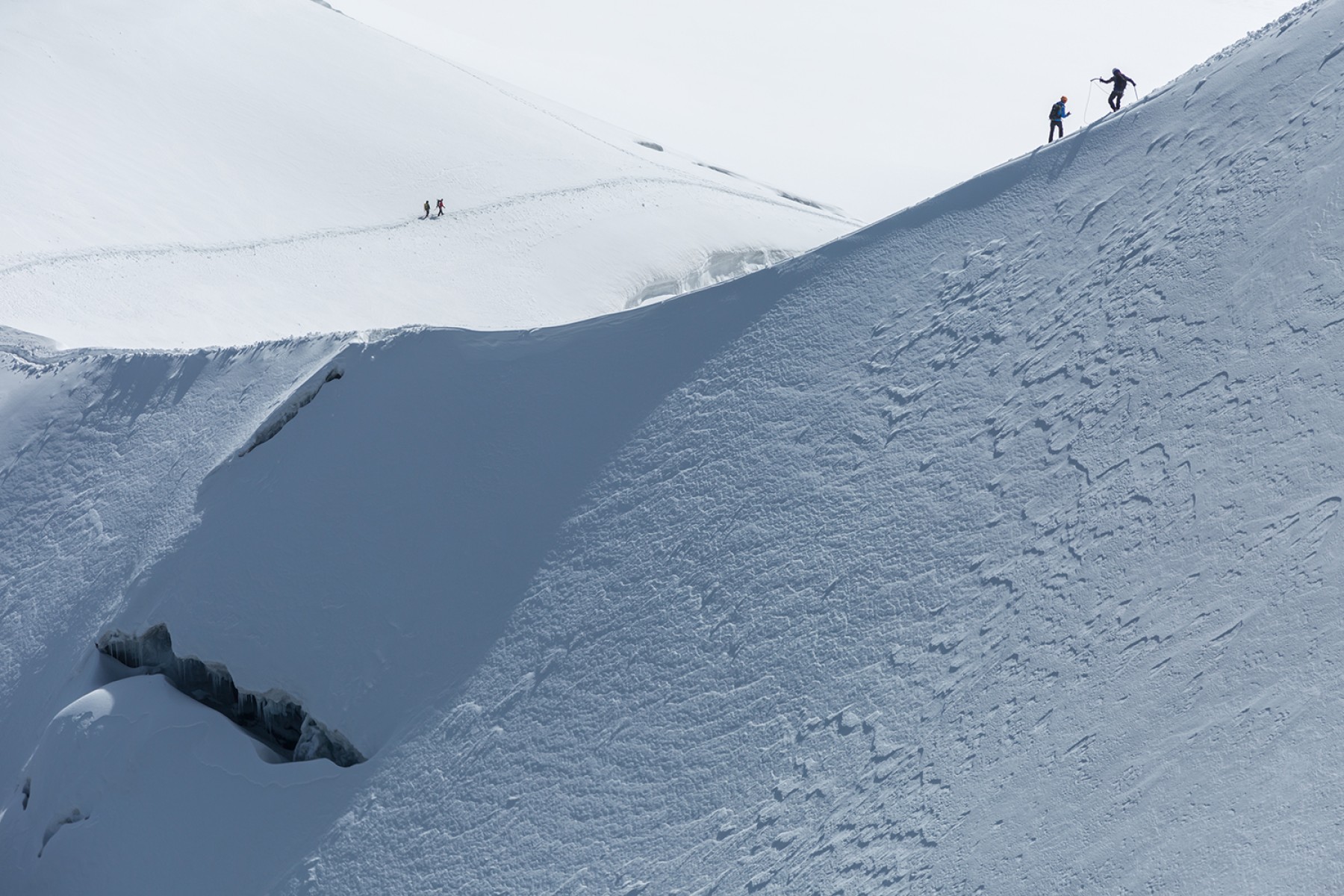 Les alpinistes, de Basile Ducournau The Art Cycle