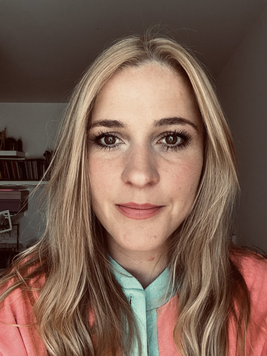 à la rencontre de l'artiste
                     Ch. Ll                