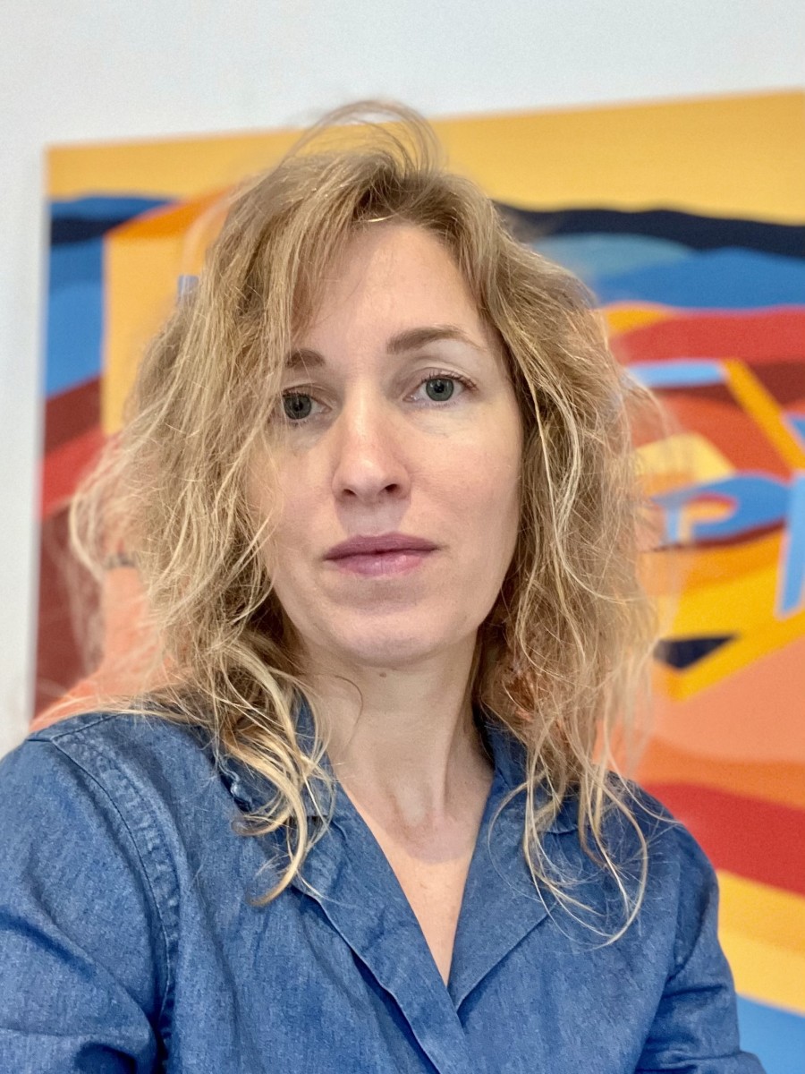 à la rencontre de l'artiste
                     Faustine Crambes                