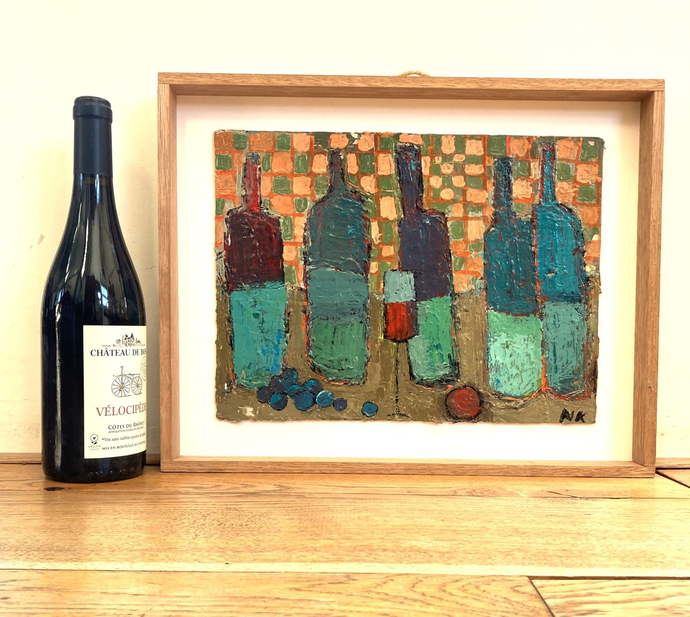 germainhenneka bouteillesetdamierorangeetvert theartcycle photo_situation 597685845.jpeg The Art Cycle