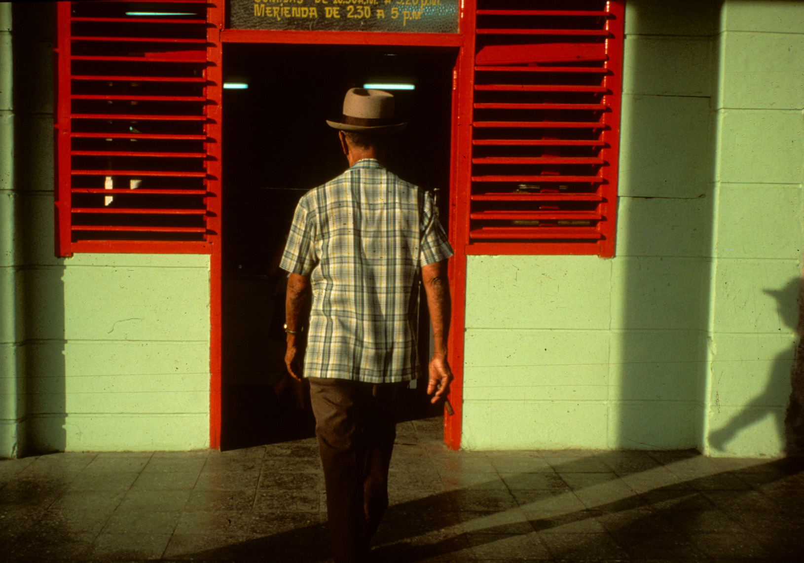 Homme au chapeau Cuba, de Jean-Robert Franco The Art Cycle