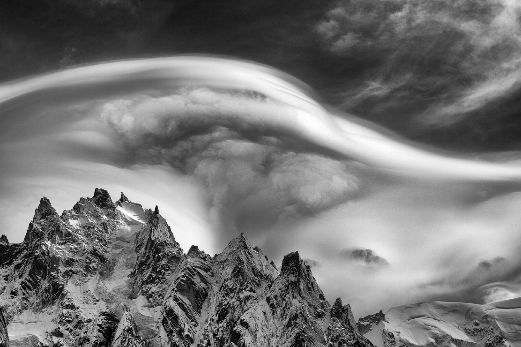 Curvaceous meteorology, de Matthieu Grospiron The Art Cycle