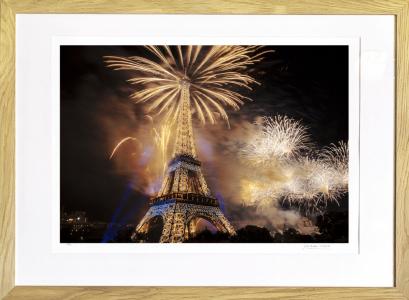 Feux d'artifices à la Tour Eiffel, de Jacques Bravo The Art Cycle