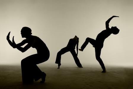 Danse spatialiste sur fond gris, de Laurent Paillier The Art Cycle